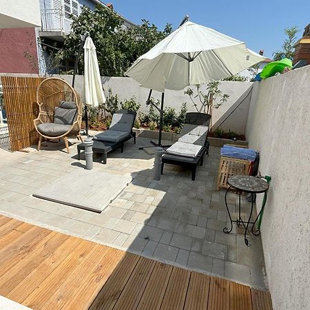 יזרה Vila Regina Apartment Rex With Swimming Pool מראה חיצוני תמונה