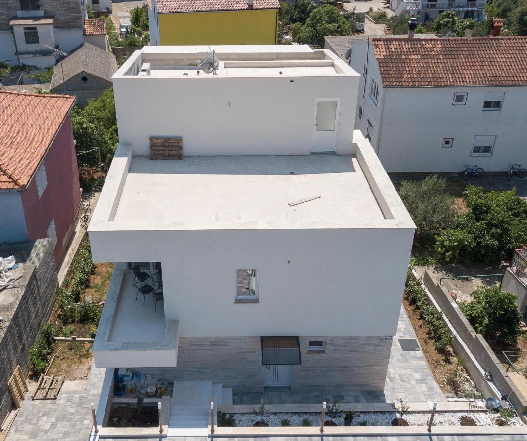 יזרה Vila Regina Apartment Rex With Swimming Pool מראה חיצוני תמונה