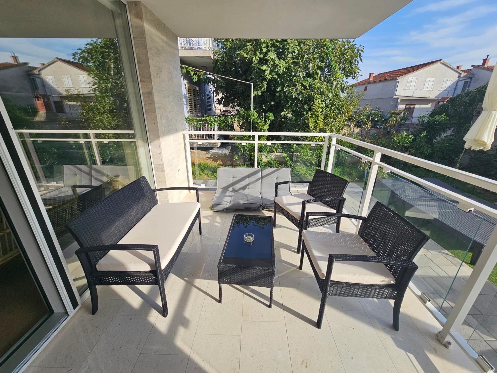 יזרה Vila Regina Apartment Rex With Swimming Pool מראה חיצוני תמונה