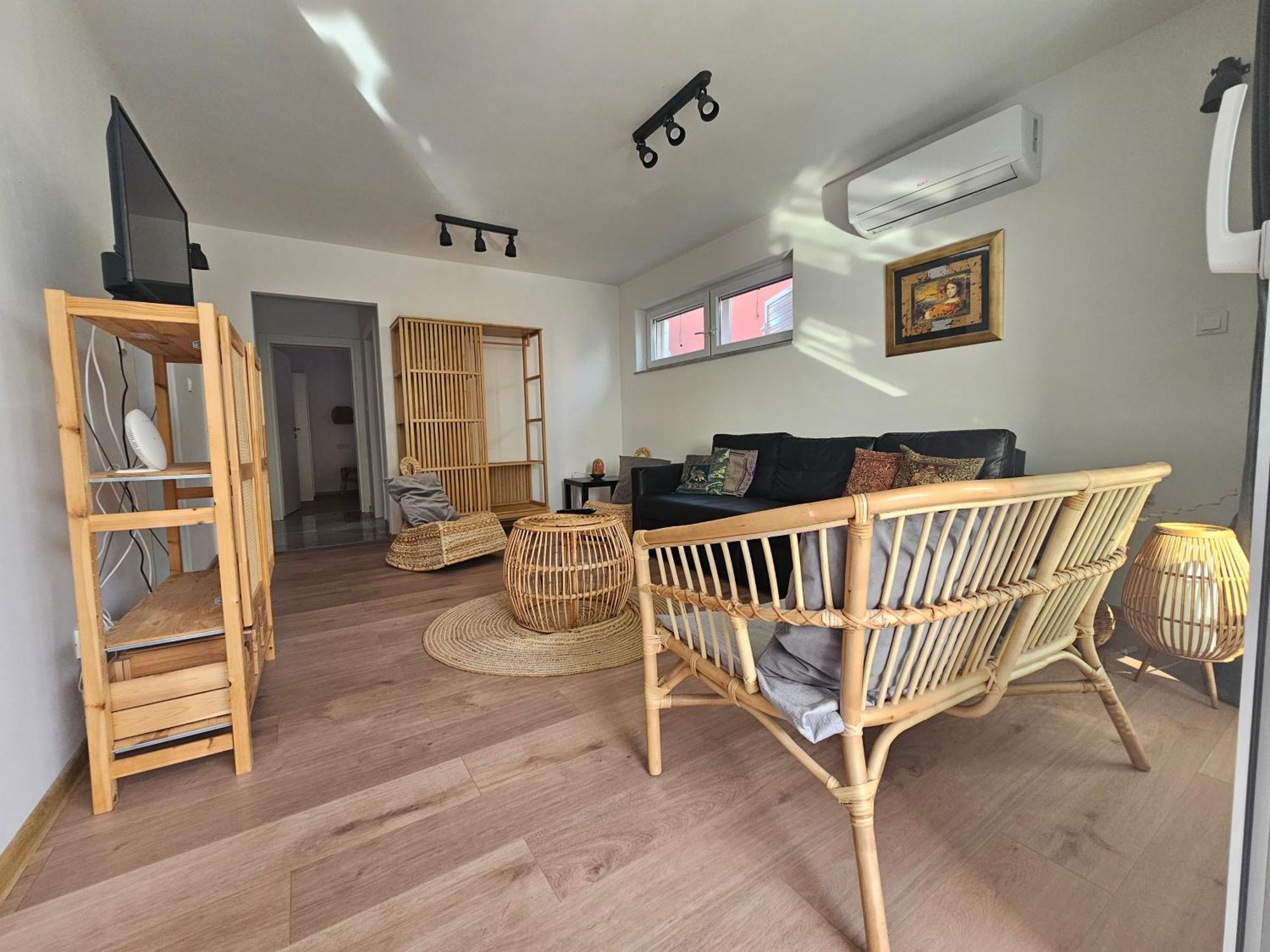יזרה Vila Regina Apartment Rex With Swimming Pool מראה חיצוני תמונה