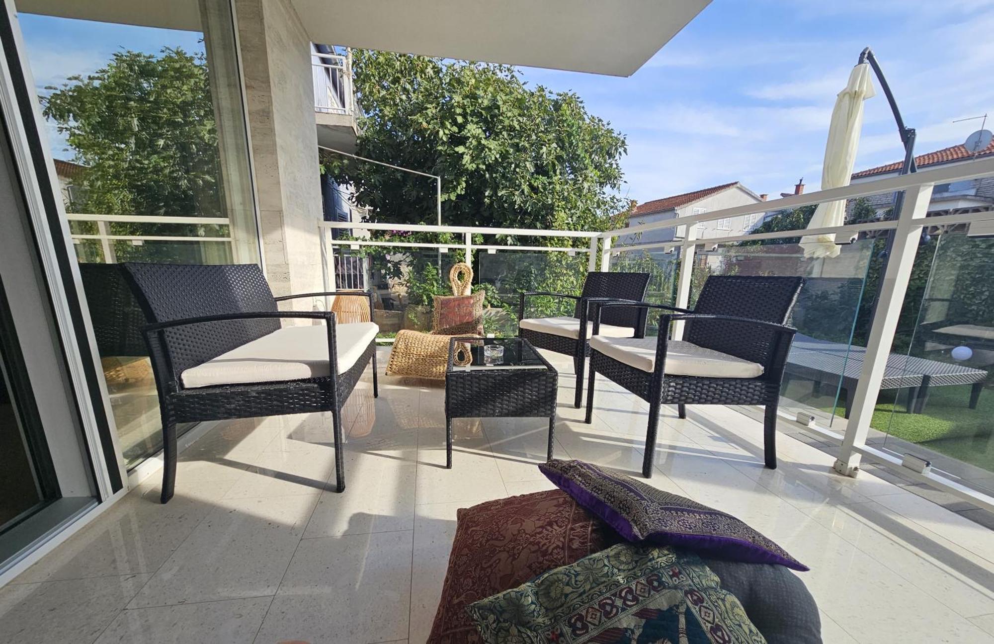 יזרה Vila Regina Apartment Rex With Swimming Pool מראה חיצוני תמונה