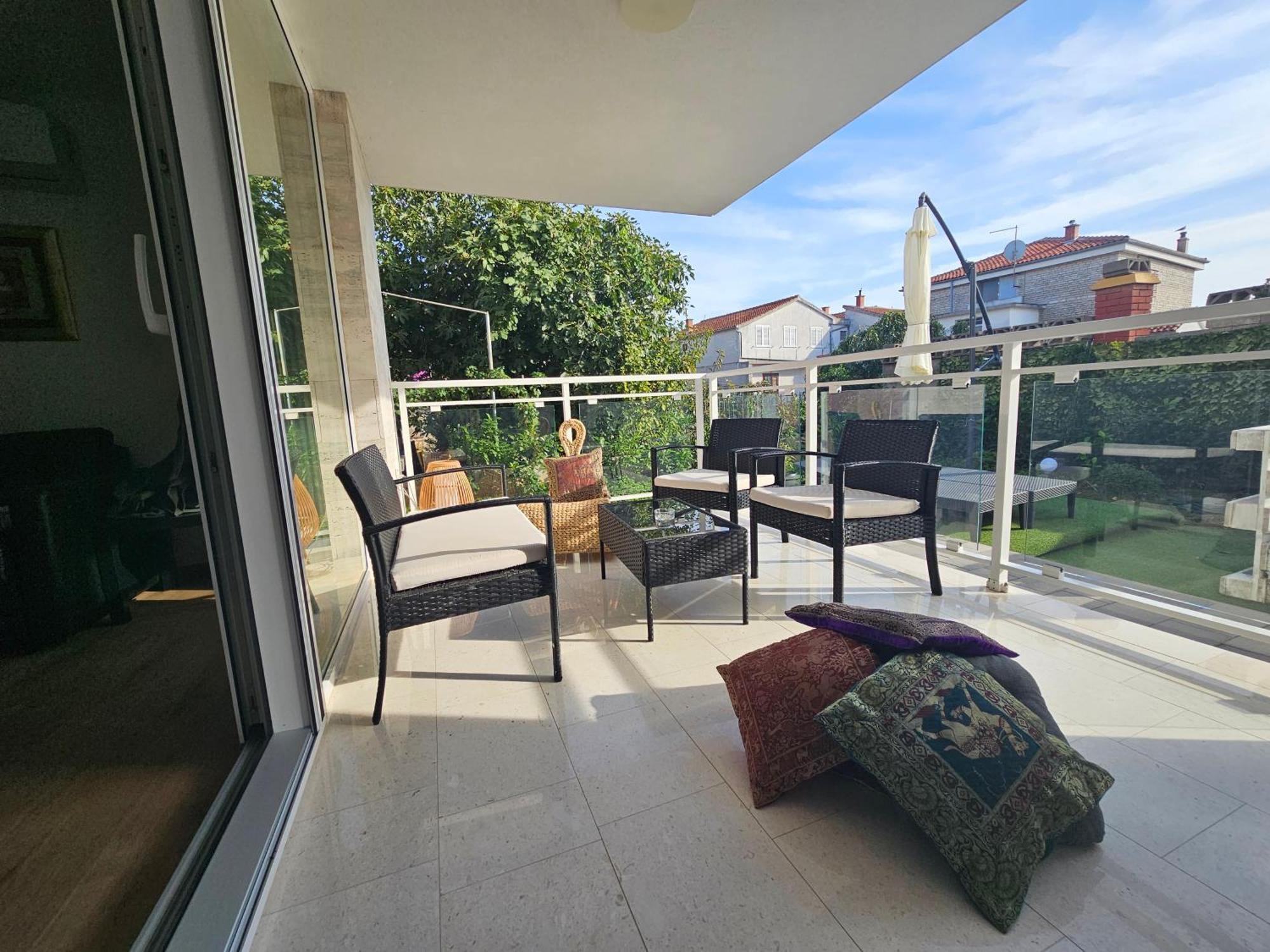 יזרה Vila Regina Apartment Rex With Swimming Pool מראה חיצוני תמונה