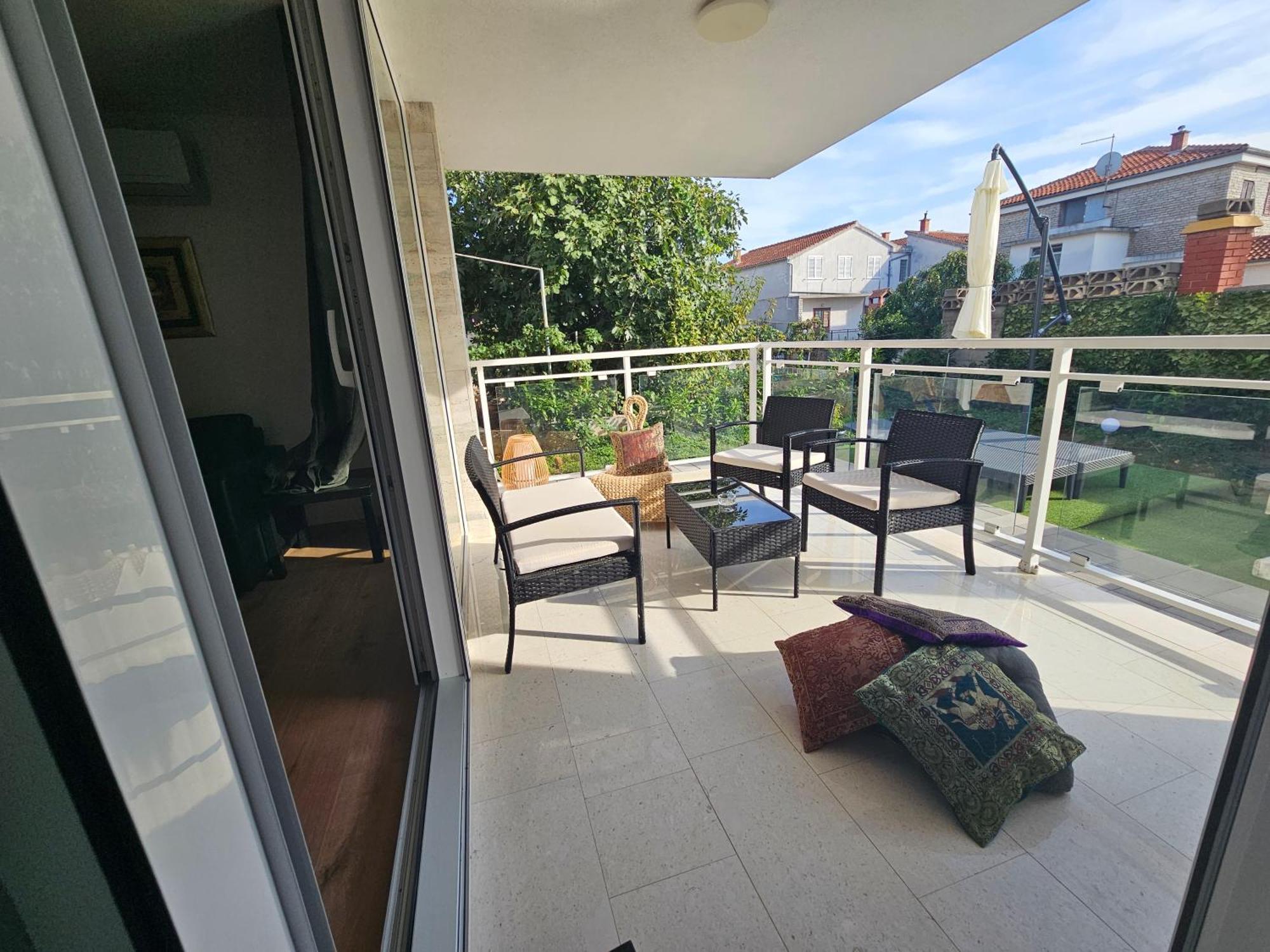 יזרה Vila Regina Apartment Rex With Swimming Pool מראה חיצוני תמונה