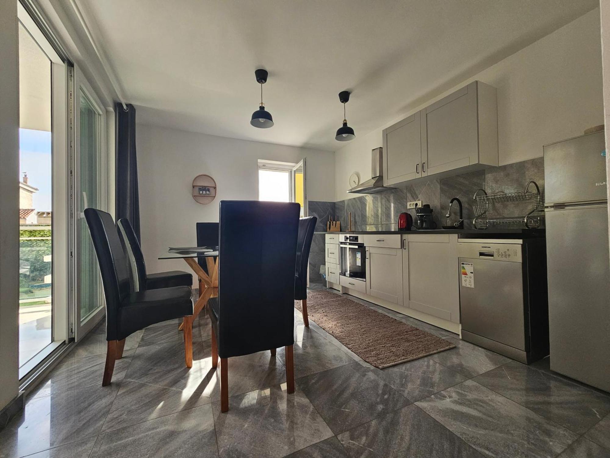 יזרה Vila Regina Apartment Rex With Swimming Pool מראה חיצוני תמונה