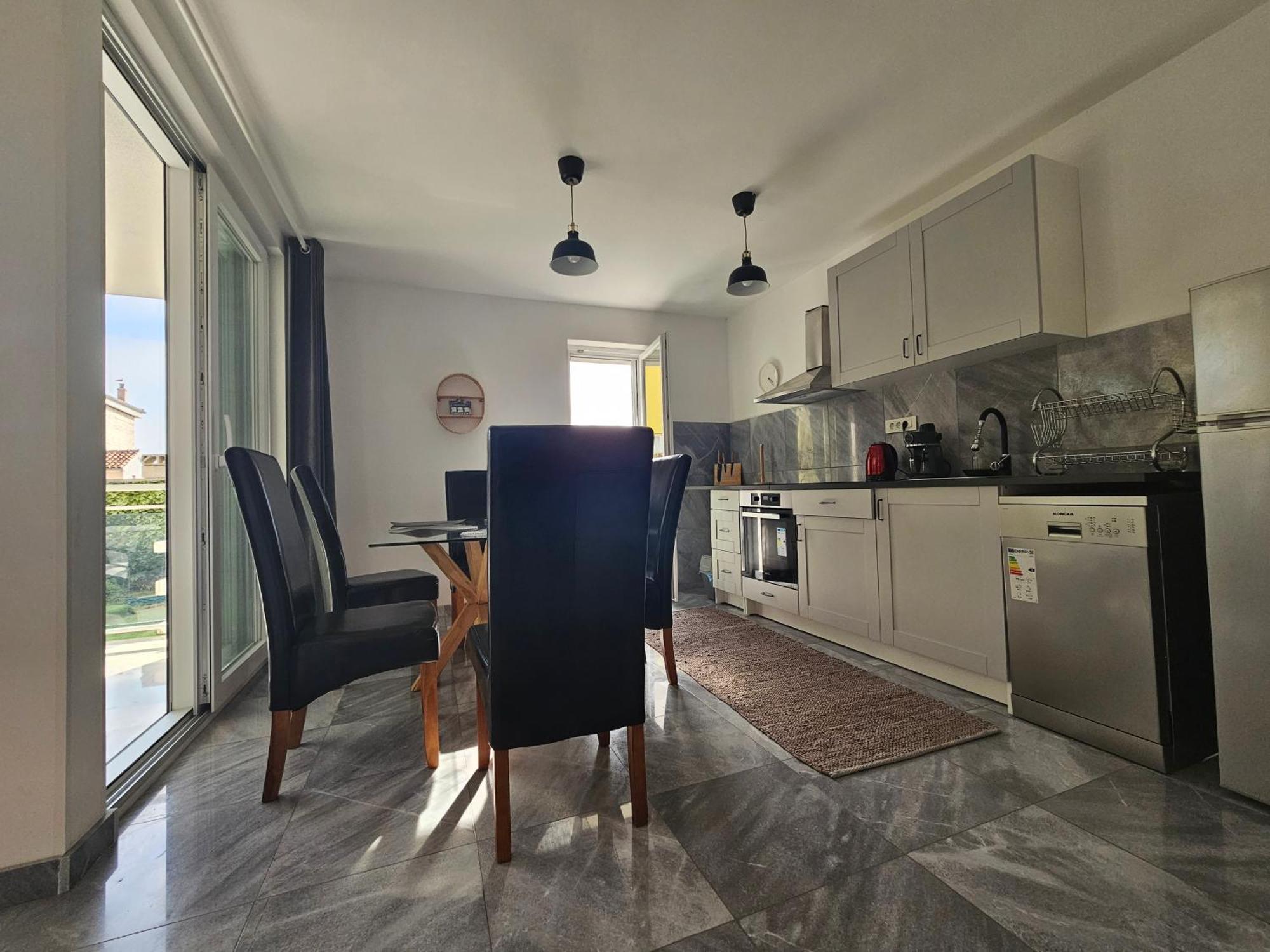 יזרה Vila Regina Apartment Rex With Swimming Pool מראה חיצוני תמונה