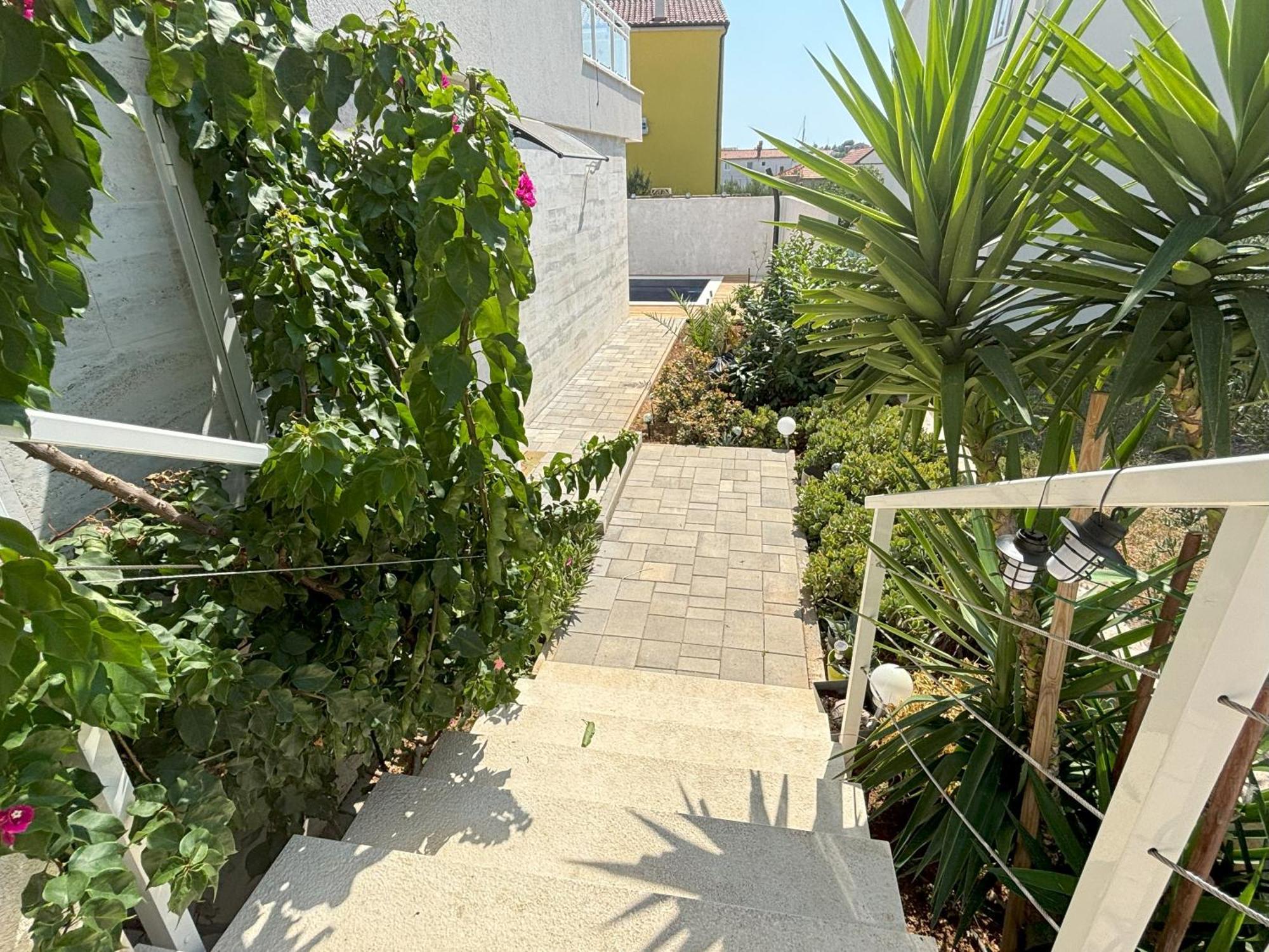 יזרה Vila Regina Apartment Rex With Swimming Pool מראה חיצוני תמונה